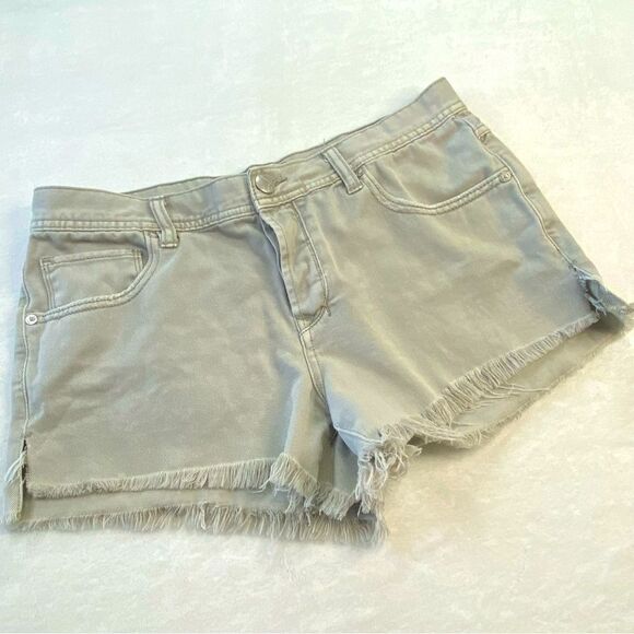 FREE PEOPLE BUTTON FLY DENIM SHORTS  CLOUD GREY - Picture 2 of 8